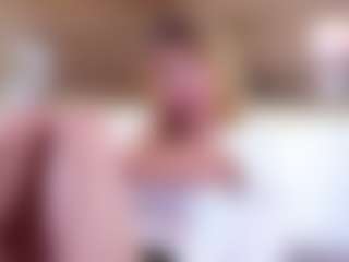 MaeBrowning's Live Sex Cam Show