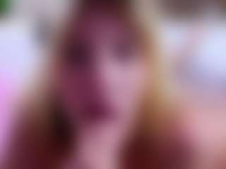 MaeBrowning's Live Sex Cam Show