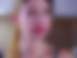 Live cam show with MaeBrowning - Pornstar Skinny on TeamSkeetLive