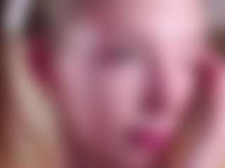 Live cam show with MaeBrowning - Spank on StripNow