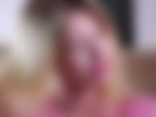 Live cam show with MaeBrowning - Skinny on Livezox
