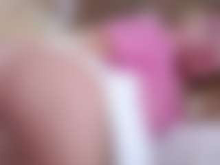 Live cam show with MaeBrowning - Flashing on Ass Tok