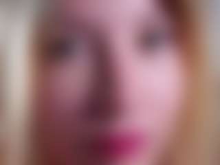 Live cam show with MaeBrowning - Foot Fetish on UwU Esports