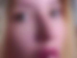 MaeBrowning's Live Sex Cam Show