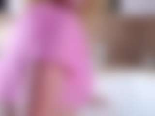 Live cam show with MaeBrowning - Spank on Camversity
