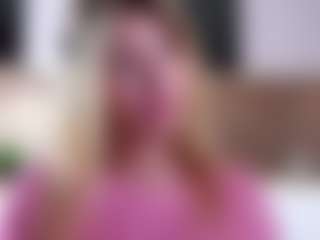 Live cam show with MaeBrowning - Tease on Milf Play
