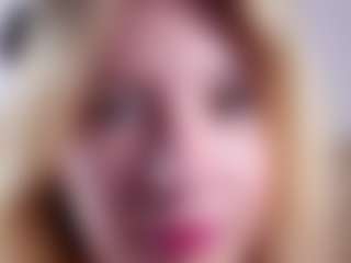MaeBrowning's Live Sex Cam Show