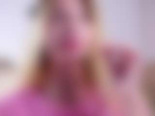 Live cam show with MaeBrowning - Lovense Petite on 1on1-livenow