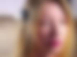 MaeBrowning's Live Sex Cam Show