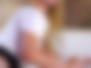 MaeBrowning's Live Sex Cam Show