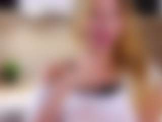 MaeBrowning's Live Sex Cam Show