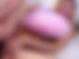 MaeBrowning's Live Sex Cam Show