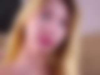 MaeBrowning's Live Sex Cam Show
