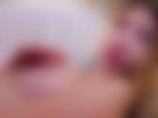 MaeBrowning's Live Sex Cam Show