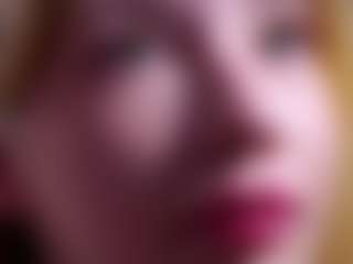 MaeBrowning's Live Sex Cam Show