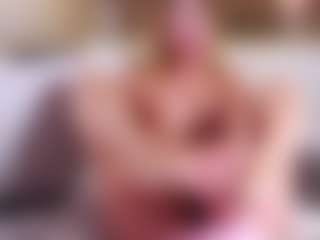 MaeBrowning's Live Sex Cam Show