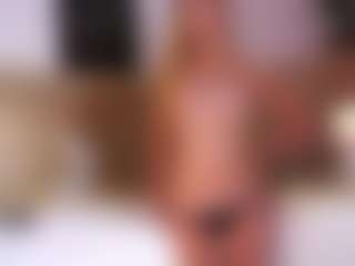 MaeBrowning's Live Sex Cam Show