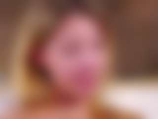 MaeBrowning's Live Sex Cam Show