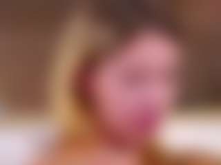 MaeBrowning's Live Sex Cam Show