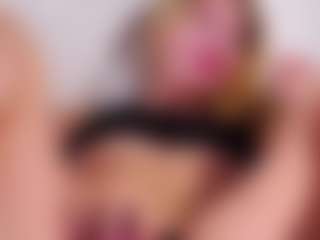 MaeBrowning's Live Sex Cam Show
