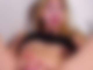 MaeBrowning's Live Sex Cam Show