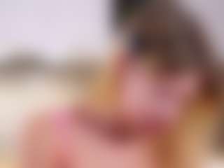 MaeBrowning's Live Sex Cam Show
