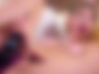 MaeBrowning's Live Sex Cam Show