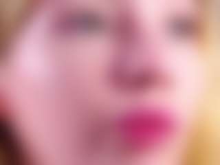 MaeBrowning's Live Sex Cam Show