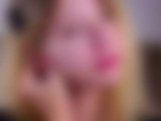MaeBrowning's Live Sex Cam Show