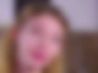 MaeBrowning's Live Sex Cam Show