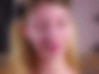 MaeBrowning's Live Sex Cam Show