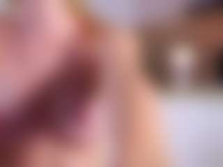 MaeBrowning's Live Sex Cam Show