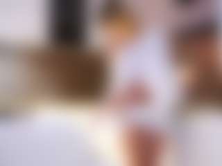 Live cam show with MaeBrowning - Green Eyes on madthumbs