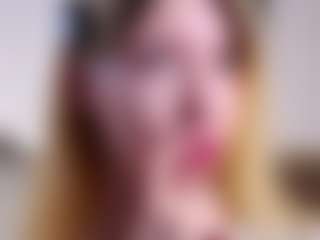 Live cam show with MaeBrowning - Petite on Hubzter Live