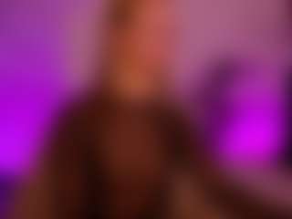 Live cam show with VictoriaLight - Shaved on Camsoda