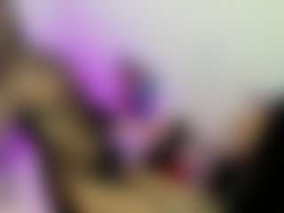 Live cam show with Gisele-Fox - Blonde Hair on SquirtSoMuch
