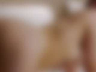 Live cam show with IsoldeBliss - Cum on TeamSkeetLive