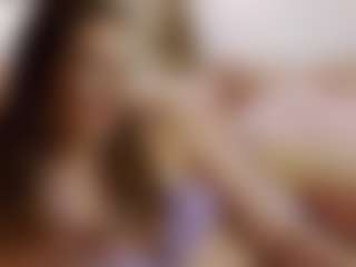 Live cam show with IsoldeBliss - Brown Hair on Cam Slut