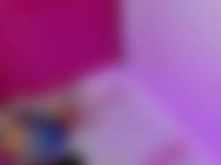 Live cam show with ShantallDior7 - Average on TeamSkeetLive