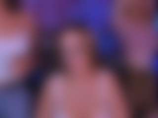 kiki-swan's Live Sex Cam Show