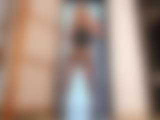 Live cam show with MissLinda - Mature on AdultVida.com