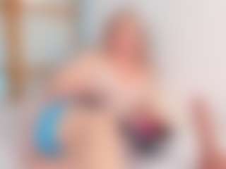 Live cam show with MissLinda - Blonde Hair MILF on Gym Cam Girls