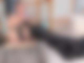 Live cam show with MissLinda - Mature on UwU Esports