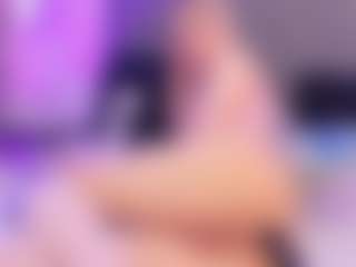 Live cam show with Iviirosse - Big Balls on Chatstar
