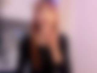 Live cam show with Iviirosse - Blonde Hair on madthumbs