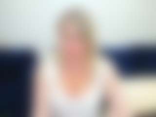 Live cam show with honesty-Mell - Smoking on Camsoda
