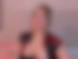Live cam show with PatyLawrence - Dildo on CamClone