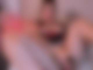 Live cam show with PatyLawrence - Dildo on CamClone