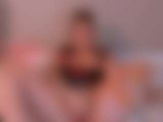 Live cam show with PatyLawrence - Squirt Blonde Hair on Gym Cam Girls