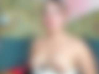 Live cam show with PatyLawrence - Smoking on Lustler